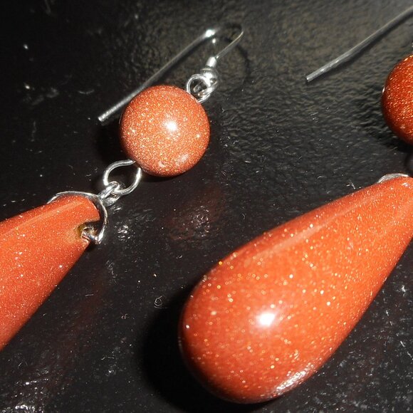 EARRINGS - 1 pair - dangle bead - fish hook ear wire - Picture 4 of 8